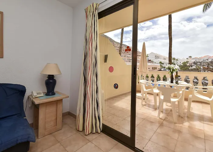 Apartment Castle Harbour 3 *
