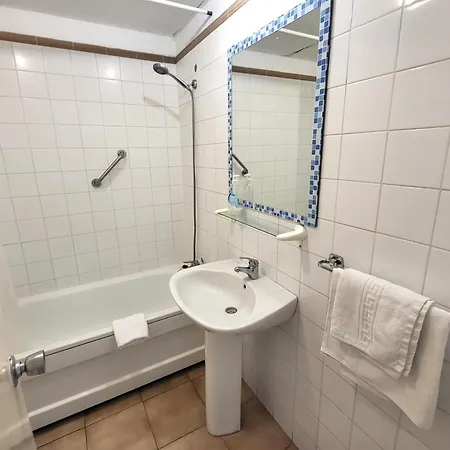 Апартаменты Castle Harbour 3 *