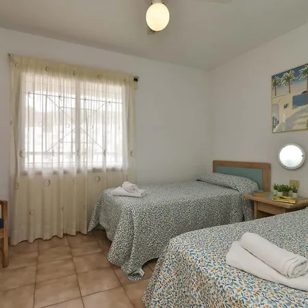 Castle Harbour 3 Апартаменты *